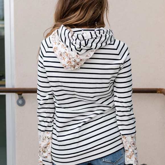 AMPERSAND AVE Tops - Ampersand Avenue Doublehood™ Sweatshirt - Bare With Me size XXXL
